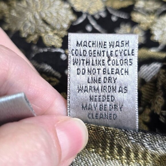 Chicos Black Floral Metallic Embroidered Silk Blend Button Down Blouse Sz 3 (XL) - Picture 8 of 8